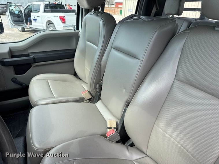 image for item DW3432 2018 Ford F450 Super Duty flatbed truck