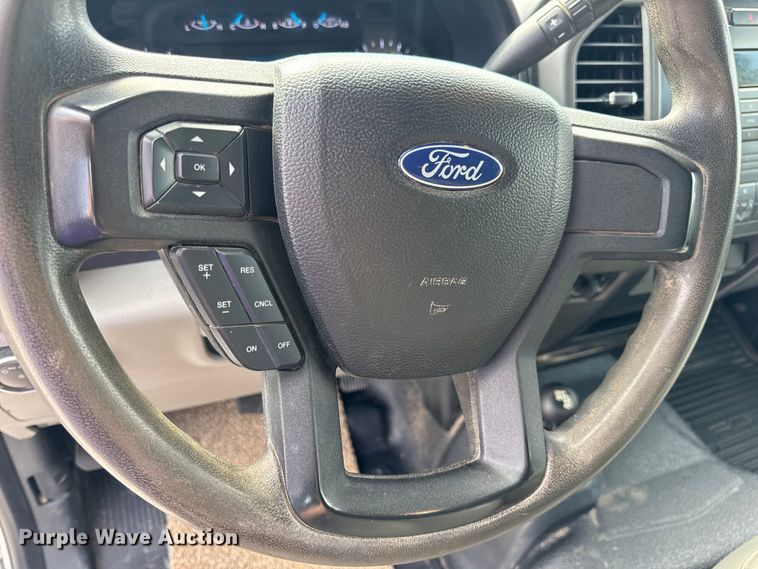 image for item DW3432 2018 Ford F450 Super Duty flatbed truck