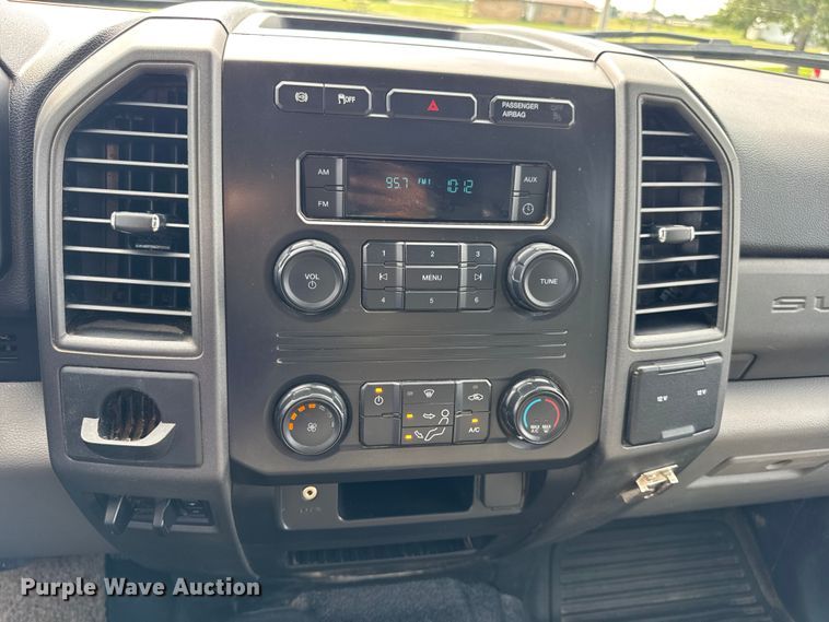 image for item DW3432 2018 Ford F450 Super Duty flatbed truck