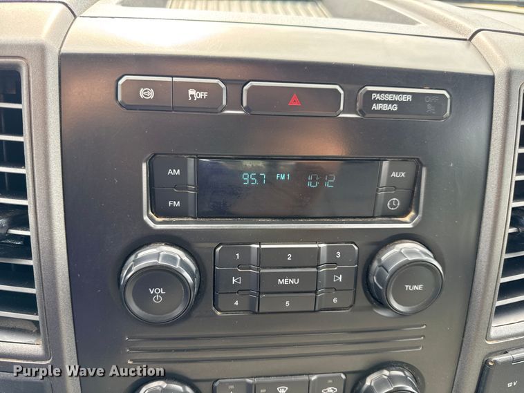 image for item DW3432 2018 Ford F450 Super Duty flatbed truck