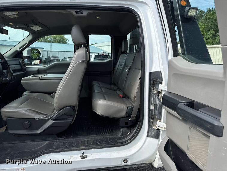 image for item DW3432 2018 Ford F450 Super Duty flatbed truck