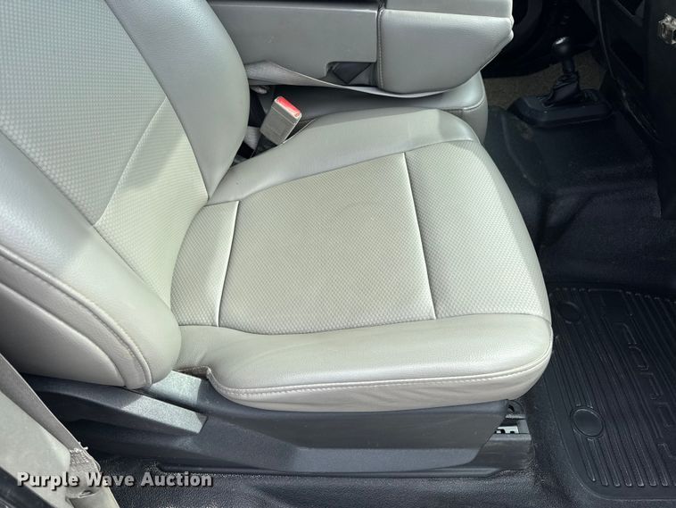 image for item DW3432 2018 Ford F450 Super Duty flatbed truck