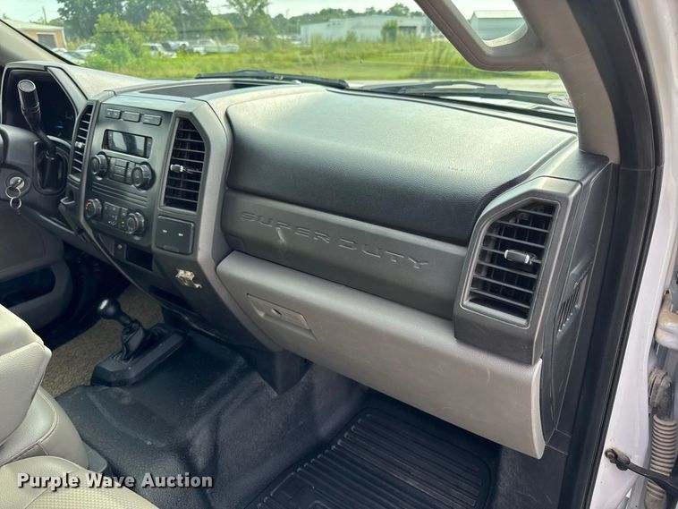 image for item DW3432 2018 Ford F450 Super Duty flatbed truck