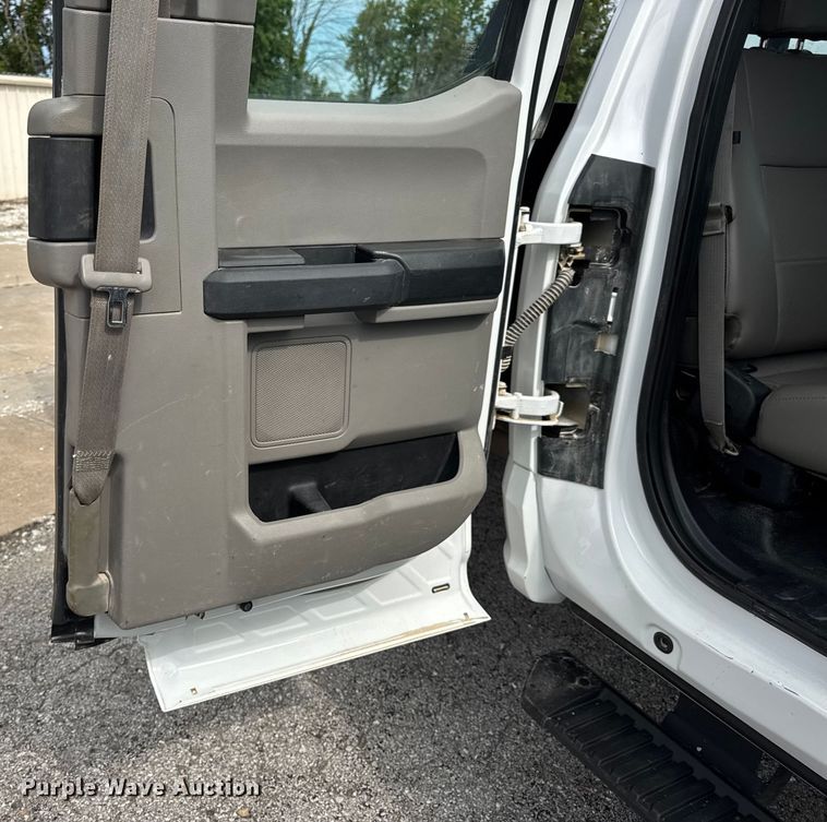 image for item DW3432 2018 Ford F450 Super Duty flatbed truck