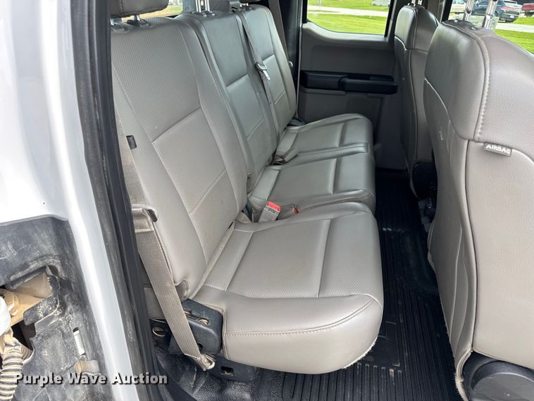 image for item DW3432 2018 Ford F450 Super Duty flatbed truck