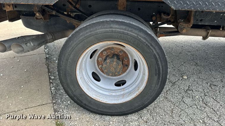 image for item DW3432 2018 Ford F450 Super Duty flatbed truck