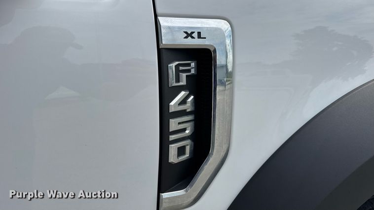 image for item DW3432 2018 Ford F450 Super Duty flatbed truck