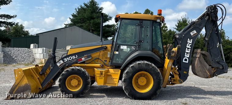 image for item DW7249 2011 John Deere 310SJ backhoe