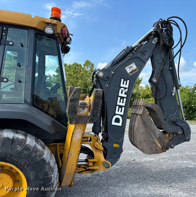 image for item DW7249 2011 John Deere 310SJ backhoe