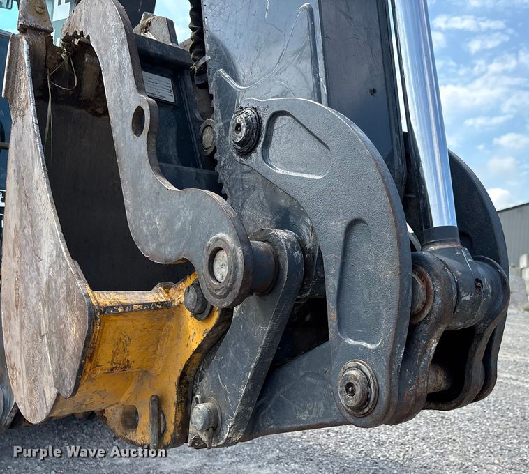 image for item DW7249 2011 John Deere 310SJ backhoe