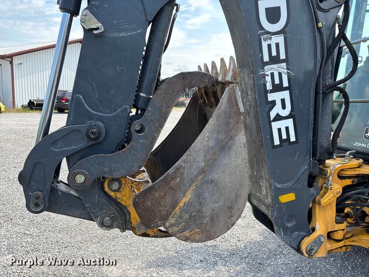 image for item DW7249 2011 John Deere 310SJ backhoe