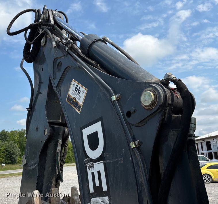 image for item DW7249 2011 John Deere 310SJ backhoe