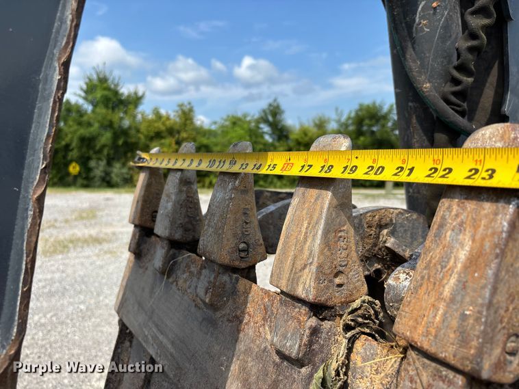 image for item DW7249 2011 John Deere 310SJ backhoe