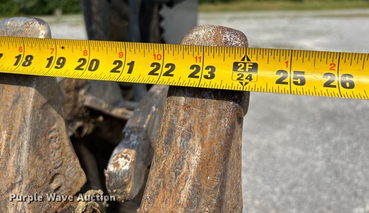 image for item DW7249 2011 John Deere 310SJ backhoe