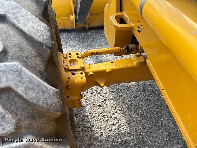 image for item DW7249 2011 John Deere 310SJ backhoe