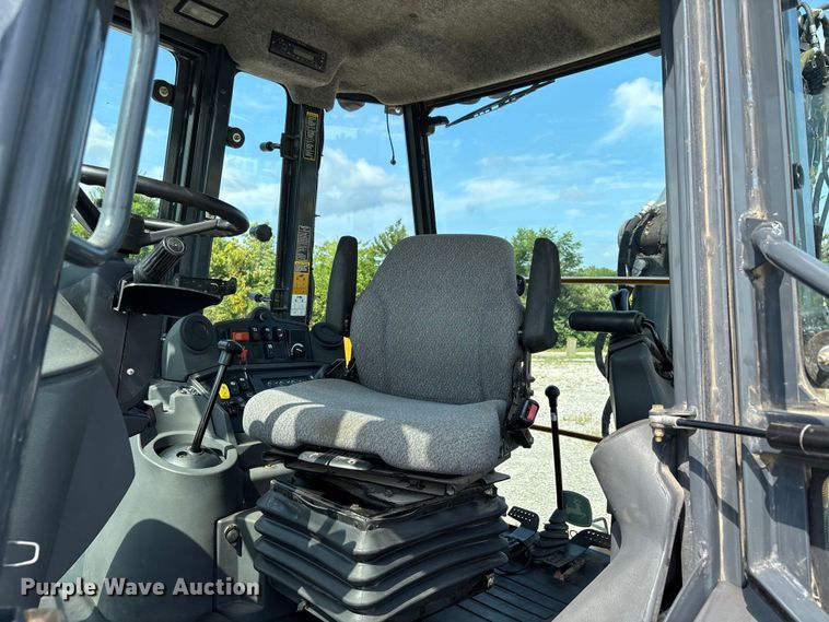 image for item DW7249 2011 John Deere 310SJ backhoe