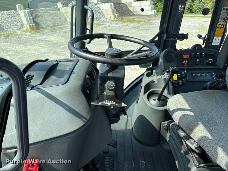 image for item DW7249 2011 John Deere 310SJ backhoe