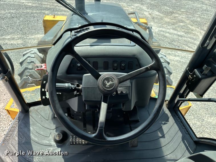 image for item DW7249 2011 John Deere 310SJ backhoe