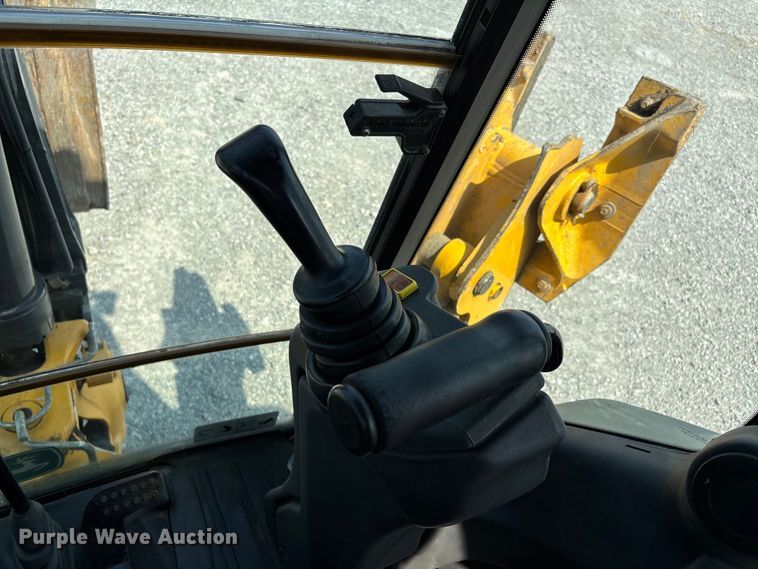 image for item DW7249 2011 John Deere 310SJ backhoe