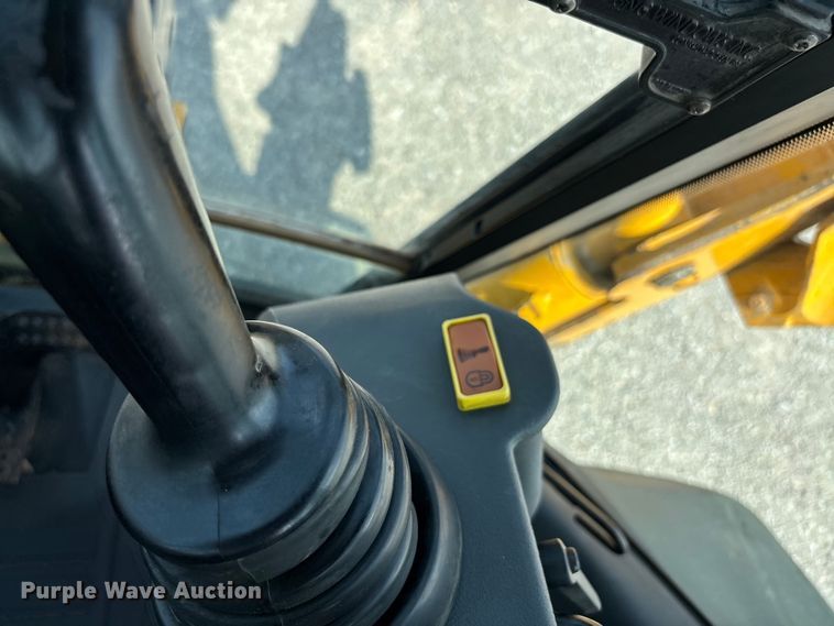 image for item DW7249 2011 John Deere 310SJ backhoe