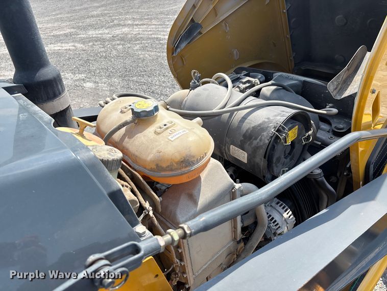 image for item DW7249 2011 John Deere 310SJ backhoe