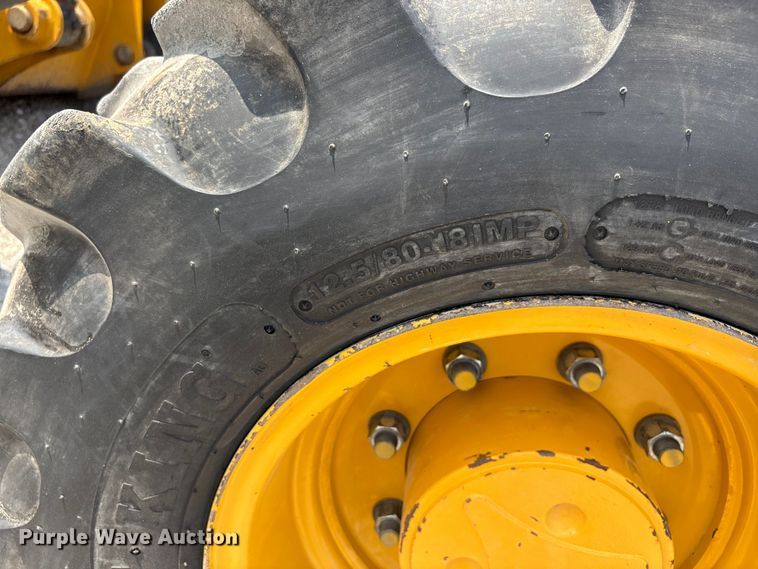 image for item DW7249 2011 John Deere 310SJ backhoe