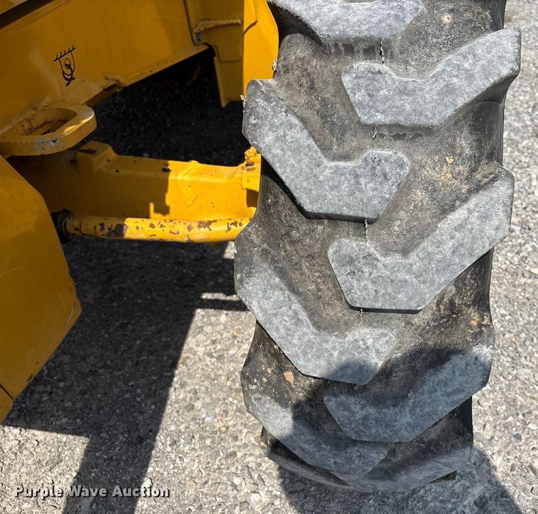 image for item DW7249 2011 John Deere 310SJ backhoe