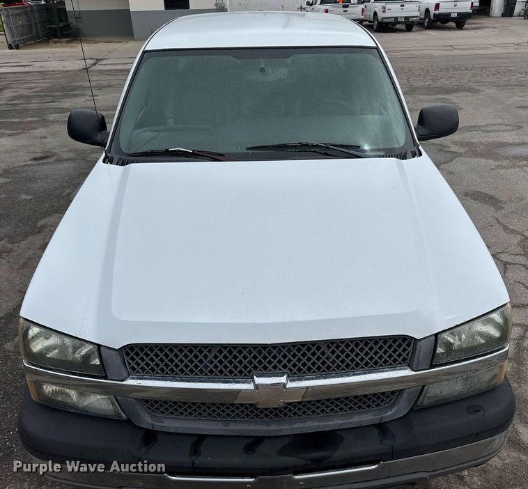 image for item DY0212 2004 Chevrolet Silverado 1500 Ext. Cab pickup truck