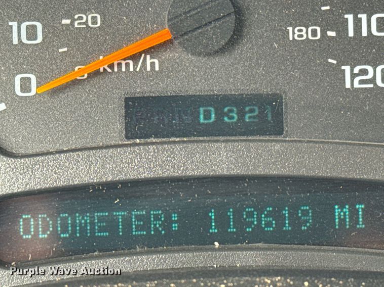 image for item DY0212 2004 Chevrolet Silverado 1500 Ext. Cab pickup truck