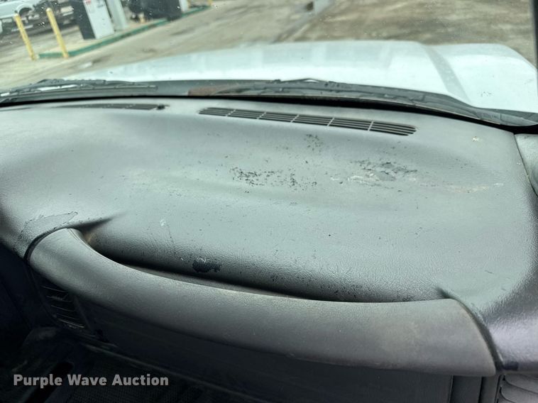 image for item DY0212 2004 Chevrolet Silverado 1500 Ext. Cab pickup truck