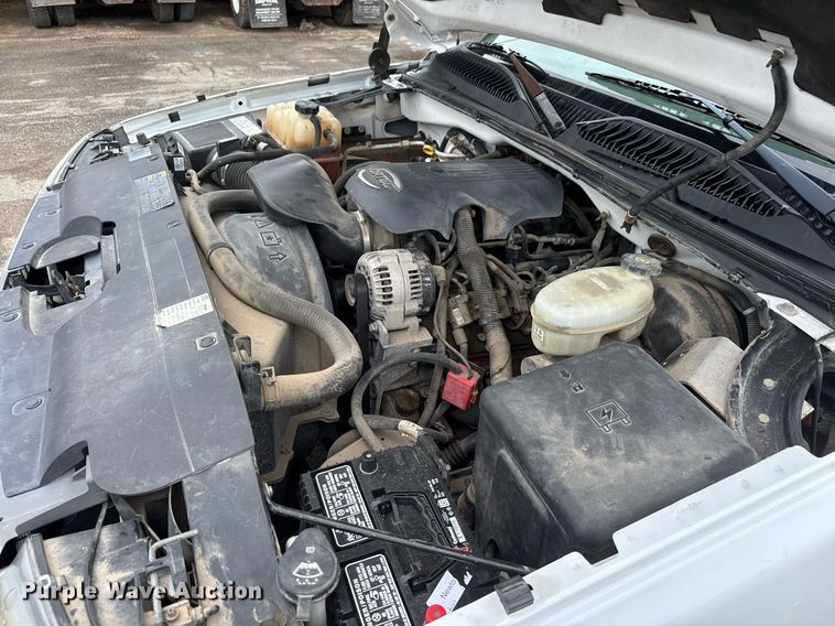 image for item DY0212 2004 Chevrolet Silverado 1500 Ext. Cab pickup truck