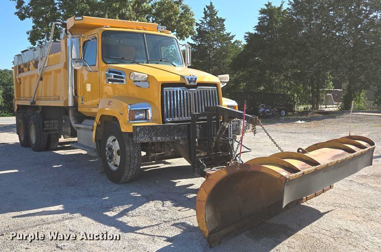 image for item DY0394 2015 Western Star 4700SF dump truck