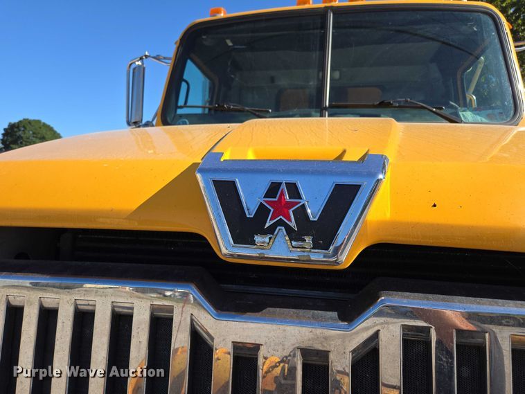 image for item DY0394 2015 Western Star 4700SF dump truck