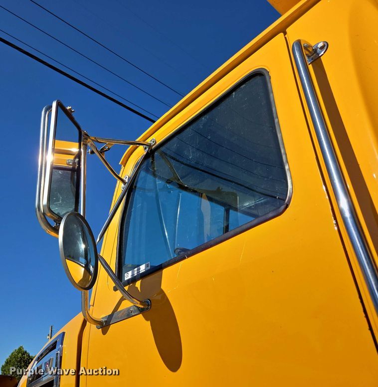 image for item DY0394 2015 Western Star 4700SF dump truck