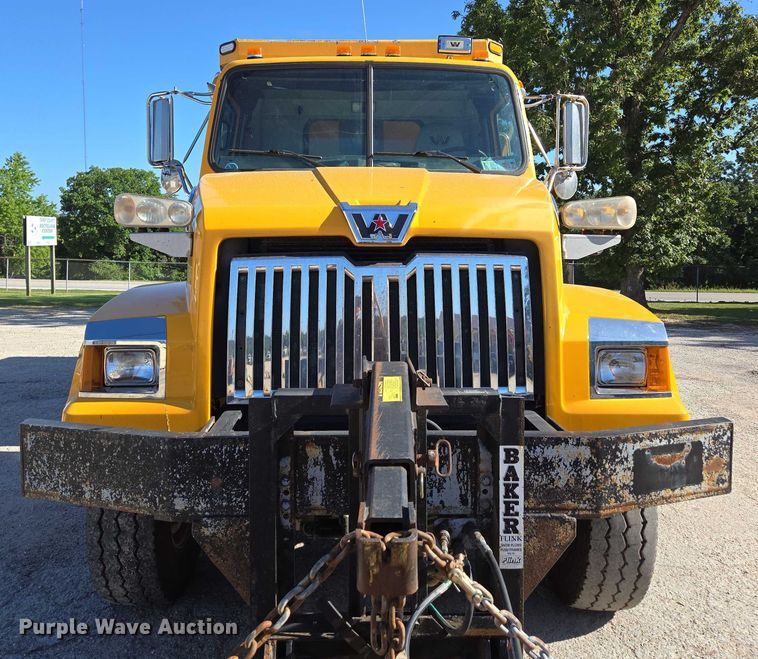 image for item DY0394 2015 Western Star 4700SF dump truck
