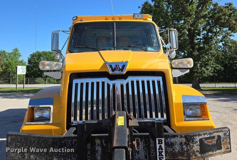 image for item DY0394 2015 Western Star 4700SF dump truck