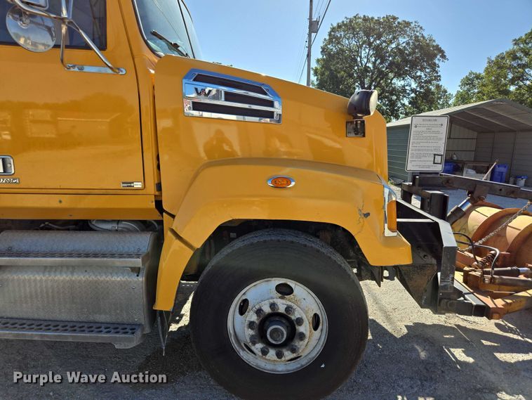 image for item DY0394 2015 Western Star 4700SF dump truck