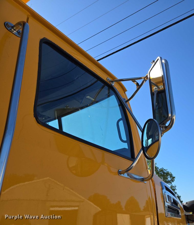 image for item DY0394 2015 Western Star 4700SF dump truck