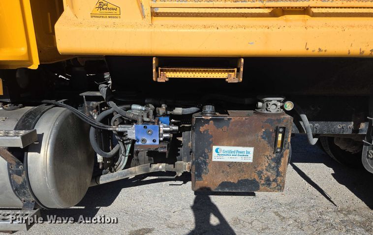 image for item DY0394 2015 Western Star 4700SF dump truck