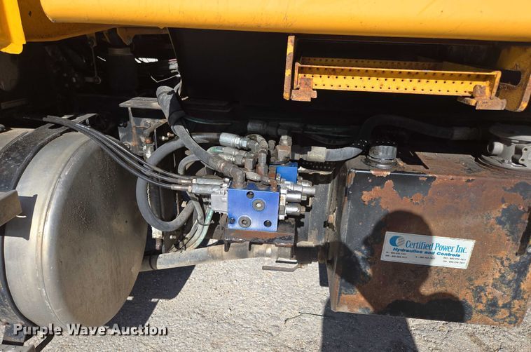 image for item DY0394 2015 Western Star 4700SF dump truck