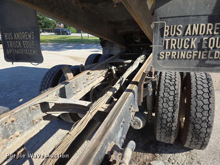 image for item DY0394 2015 Western Star 4700SF dump truck