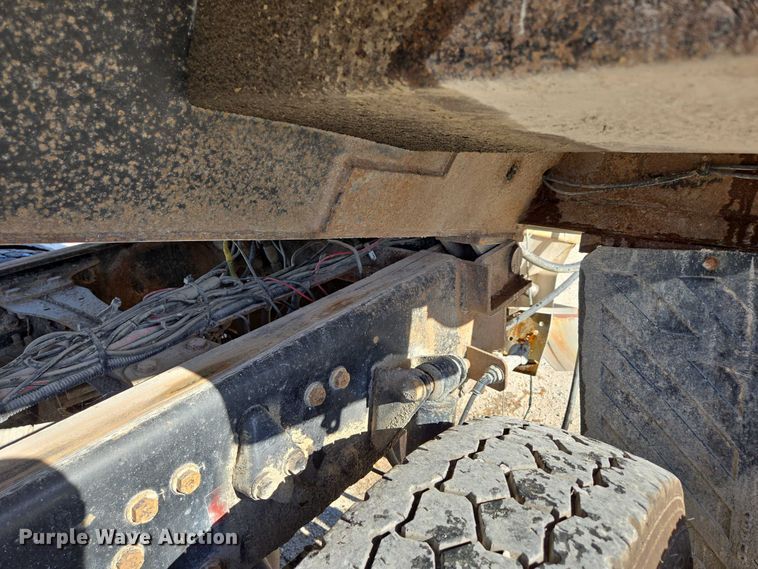 image for item DY0394 2015 Western Star 4700SF dump truck