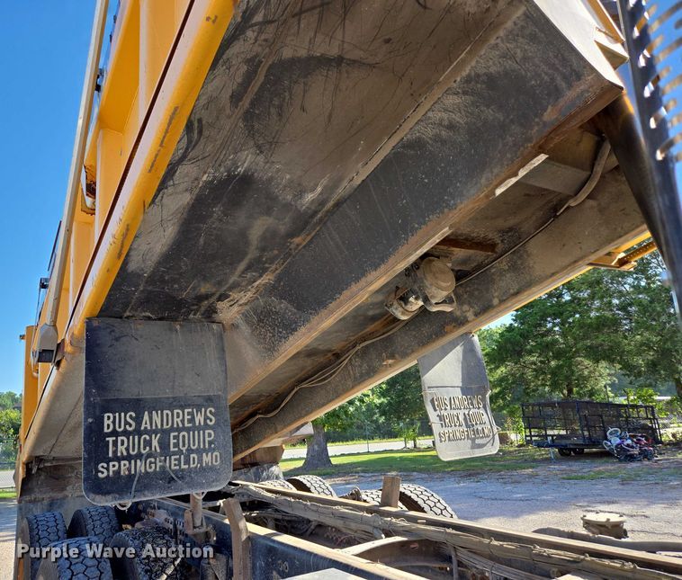 image for item DY0394 2015 Western Star 4700SF dump truck