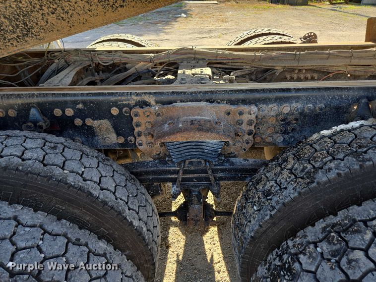 image for item DY0394 2015 Western Star 4700SF dump truck