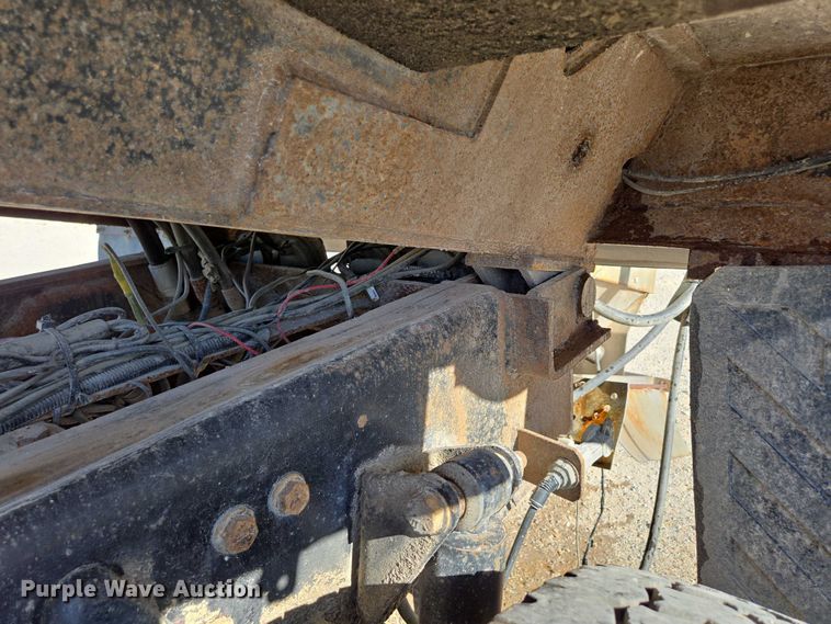 image for item DY0394 2015 Western Star 4700SF dump truck