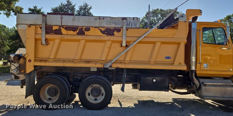 image for item DY0394 2015 Western Star 4700SF dump truck