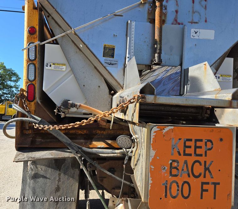 image for item DY0394 2015 Western Star 4700SF dump truck