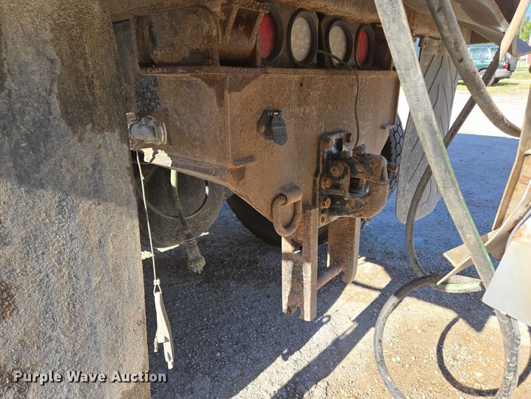 image for item DY0394 2015 Western Star 4700SF dump truck