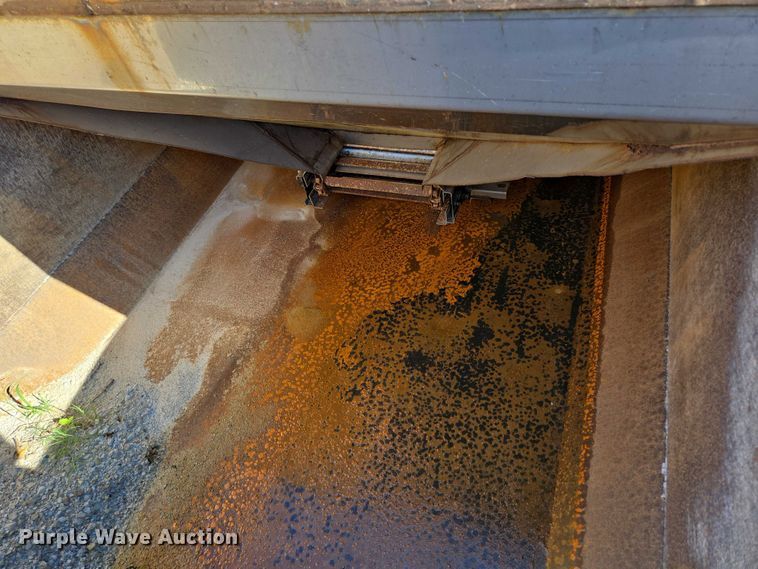 image for item DY0394 2015 Western Star 4700SF dump truck