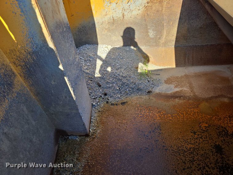 image for item DY0394 2015 Western Star 4700SF dump truck